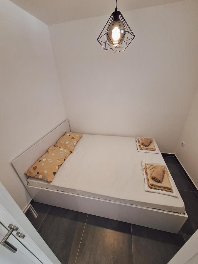 Azimut Apartman ビイェリナ エクステリア 写真