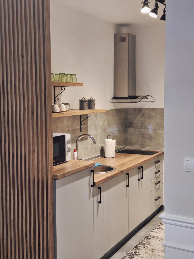 Azimut Apartman ビイェリナ エクステリア 写真