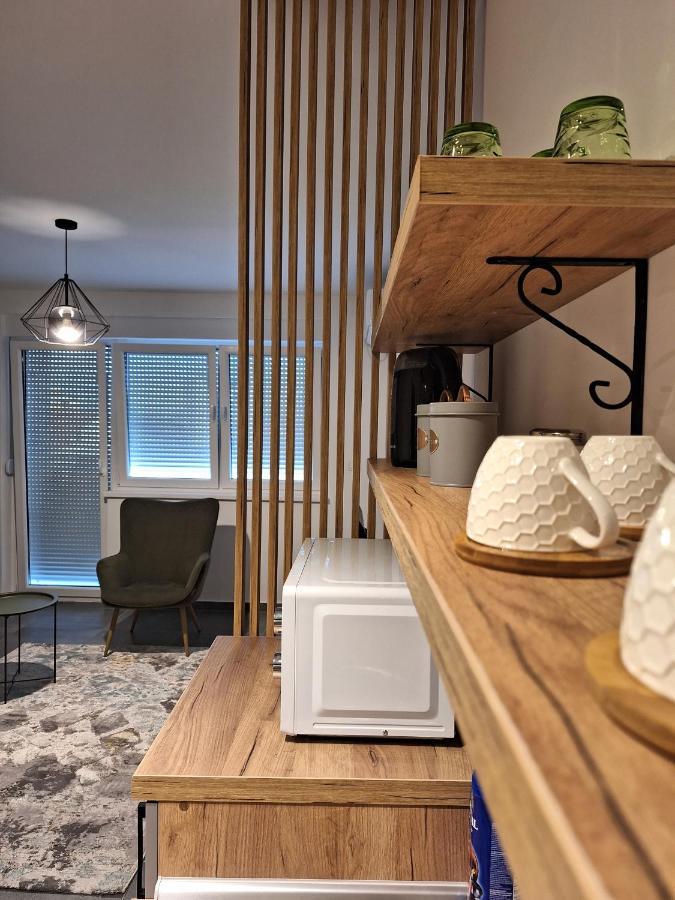 Azimut Apartman ビイェリナ エクステリア 写真