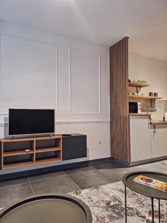 Azimut Apartman ビイェリナ エクステリア 写真