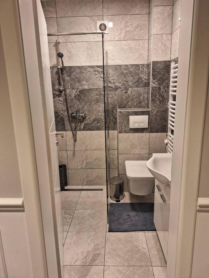 Azimut Apartman ビイェリナ エクステリア 写真