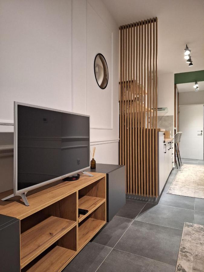 Azimut Apartman ビイェリナ エクステリア 写真