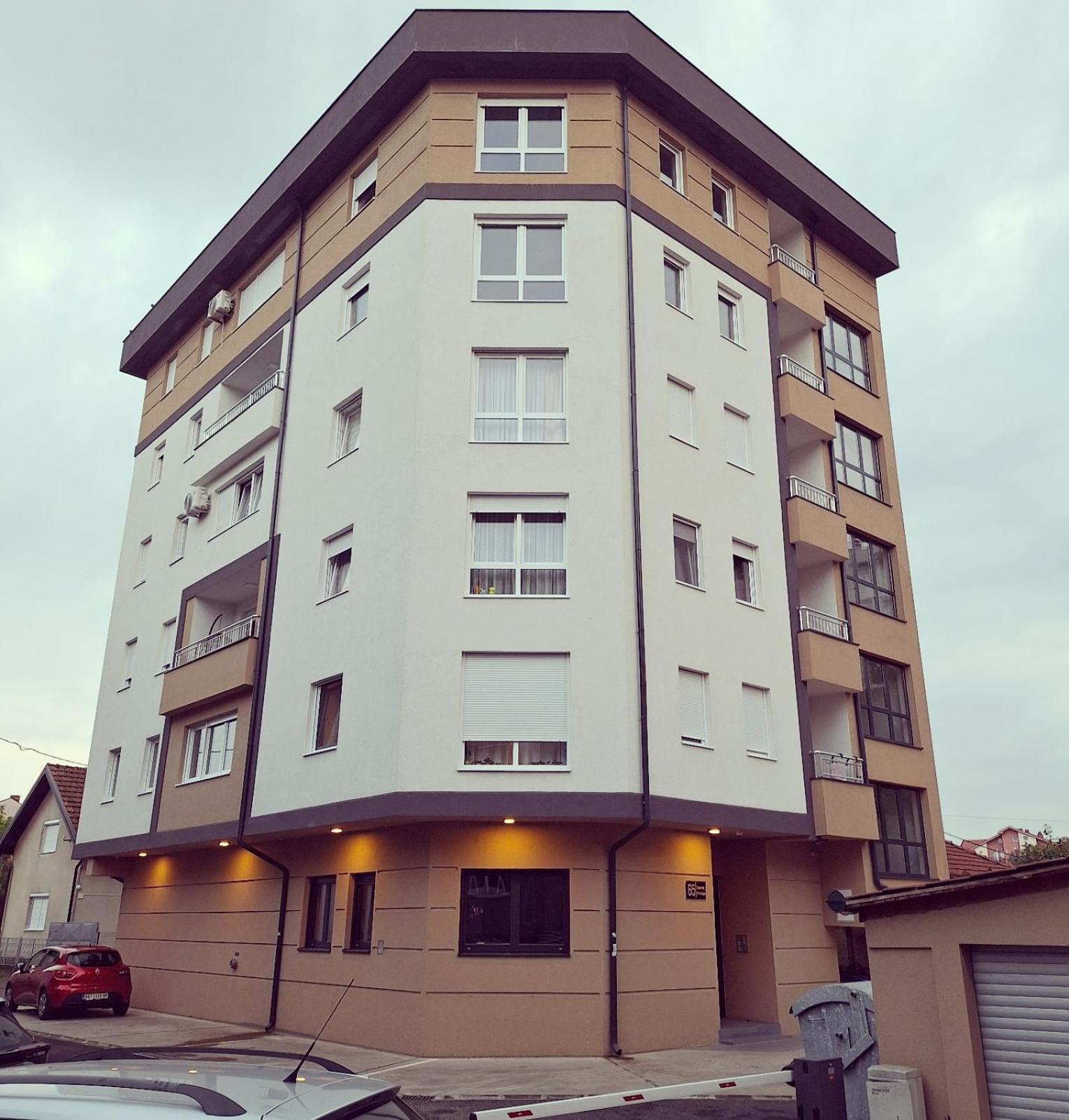 Azimut Apartman ビイェリナ エクステリア 写真